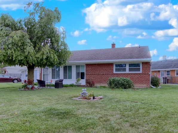 18515 Marsha St, Riverview, MI 48193