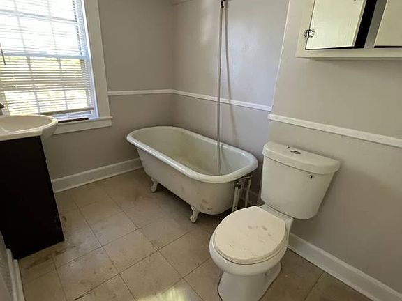5th image of 476 Providence St #L
