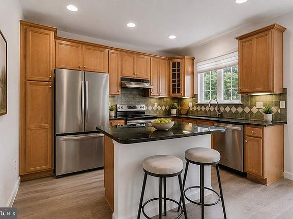 5th image of 4577 Derring Ln