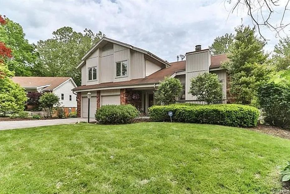 1st image of 2116 Crystal Dr