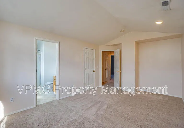 7608 NE 52nd St — Photo 24