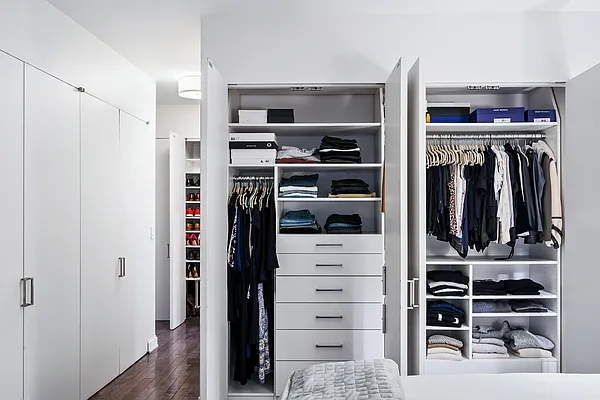 Sold by Compass | media 19