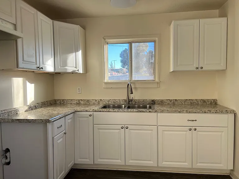 1400 Nancy St — Photo 13