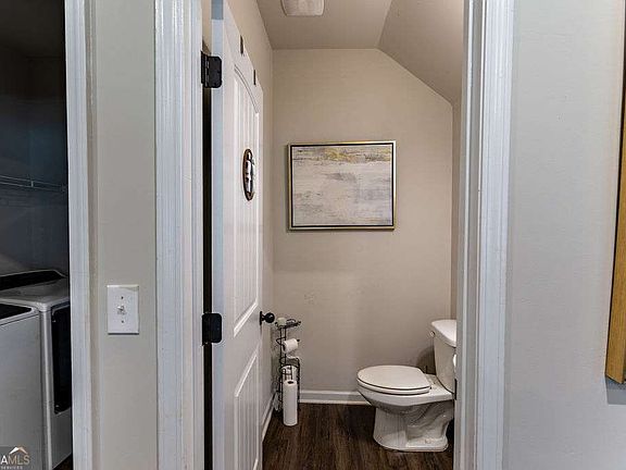 4th image of 1028 McConaughy Ct #14