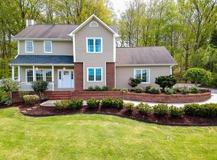 4004 Lake Forest Dr, Kingsport, TN 37663