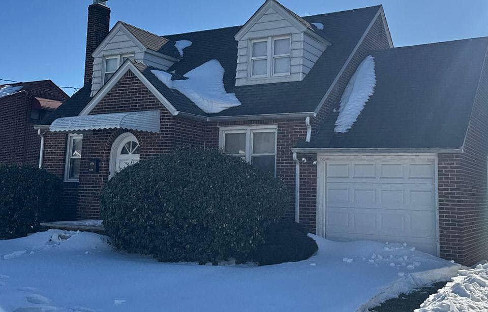 1st image of 2124 Caroline Ave