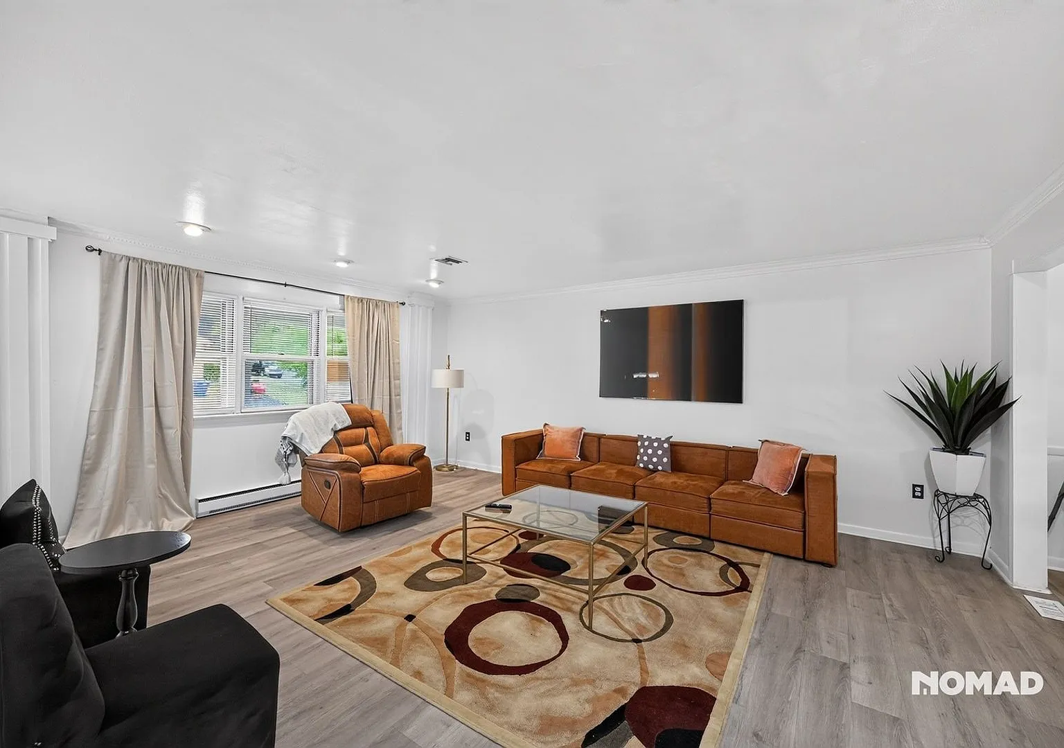 Spacious 4BR House in Harrisburg — Photo 3