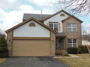 2384 N Old Pond Ln, Round Lake Beach, IL 60073