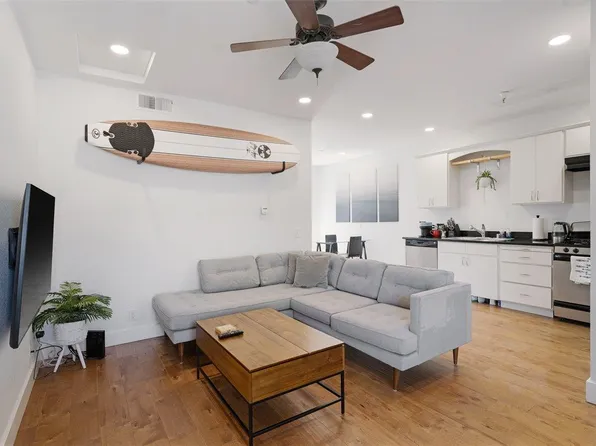 605 Pacific Ave APT 302, Santa Cruz, CA 95060