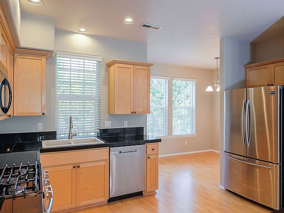 4th image of 5809 NE Orenco Gardens Dr #0