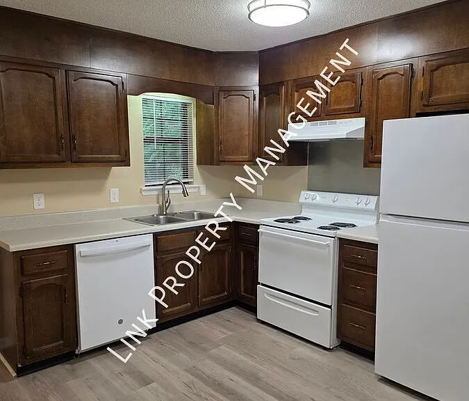 900 Peppermill Rd #900A — Photo 23