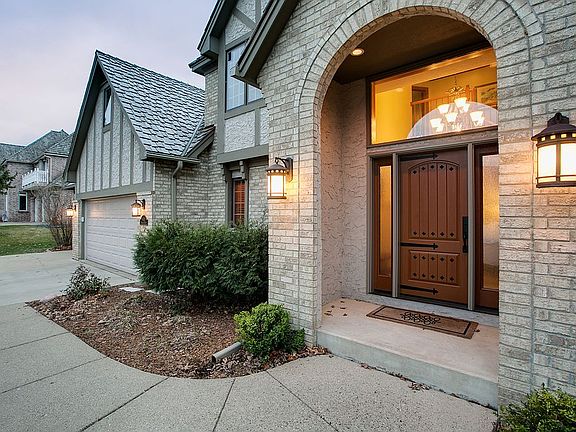 Elegant Front Entrance!