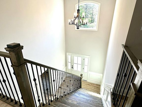 3rd image of 172 S Honeysuckle Dr