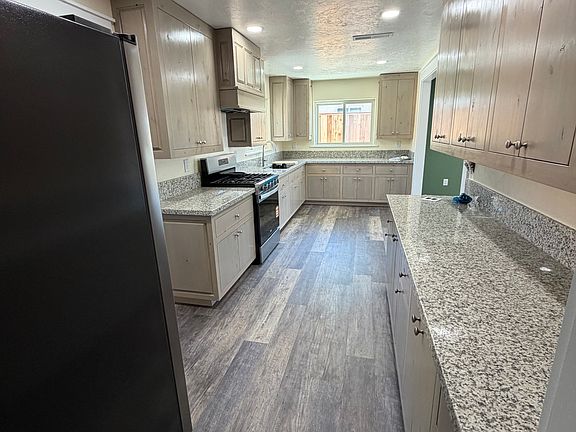 4th image of 10 Heiner Rd
