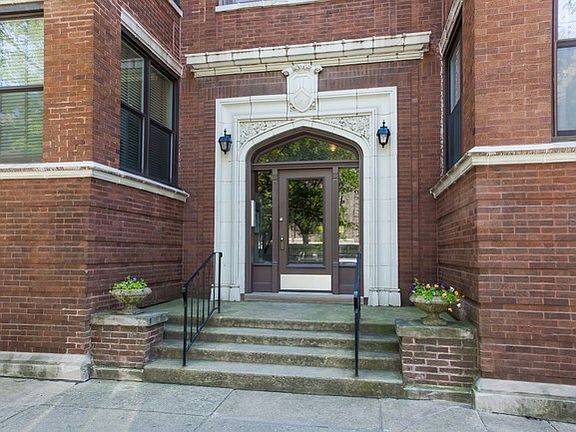 2nd image of 1619 W Wilson Ave #2E