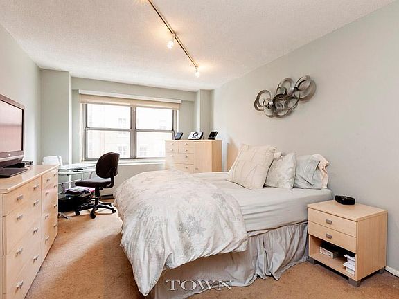 3rd image of 132 E 35th St #5G
