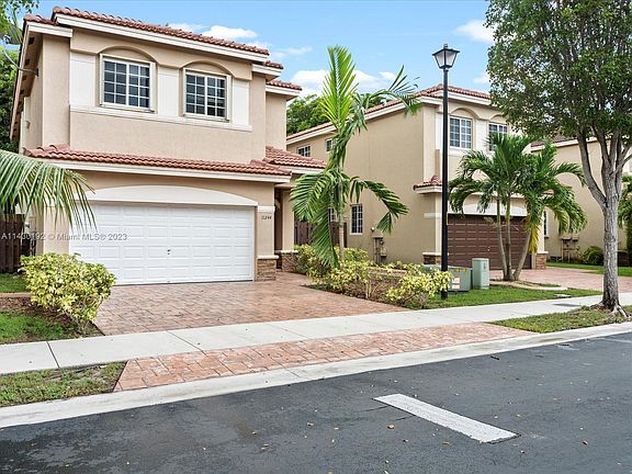 3rd image of 11244 NW 43rd Ter