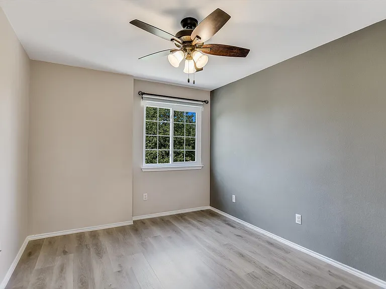 12816 Thomas Jefferson St — Photo 18