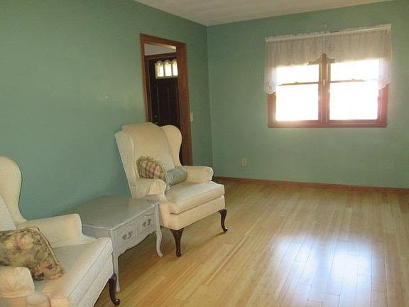 3rd image of 1623 Greenwood Ave