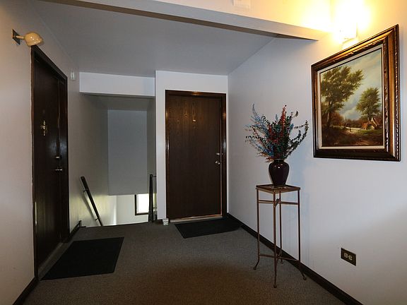 3rd image of 7530 W 111th St APT 3B