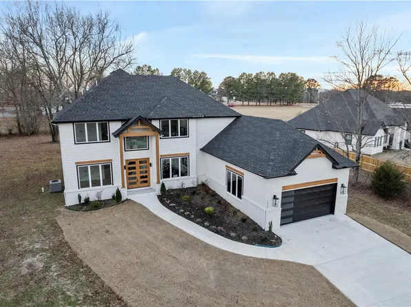 4815 E Mission St, Fayetteville, AR 72703