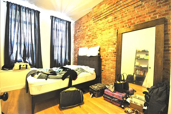 Rented by REAL New York | media 17