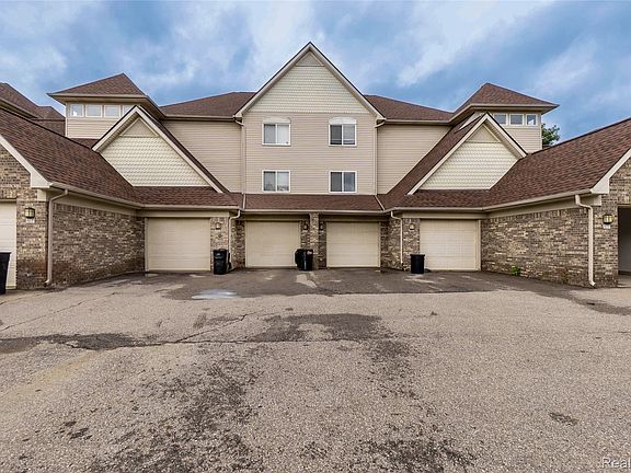 3rd image of 871 Brandon Ave #21