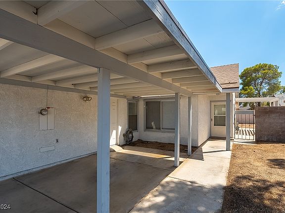 2nd image of 6967 Sylvan Oak Dr