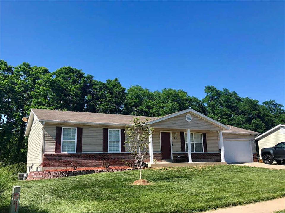 1st image of 2519 Oak Forest Dr