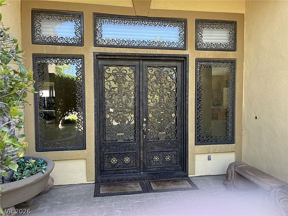3rd image of 4554 Blue Mesa Way