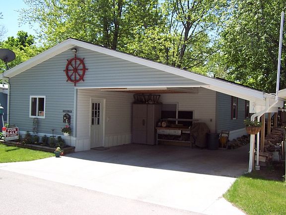 2nd image of 2725 Birch St