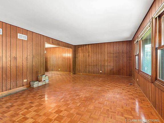5th image of 980 N Ashbury Ave
