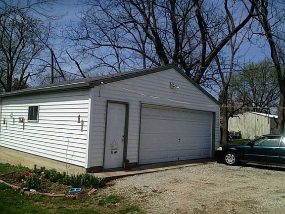 2nd image of 2032 Kildare Ave