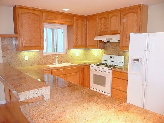 4th image of 2460 Ironwood Ave