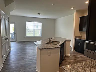 4th image of 937 Scott Commons Ln #937