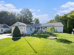 927 N Valley Ave, Fremont, MI 49412