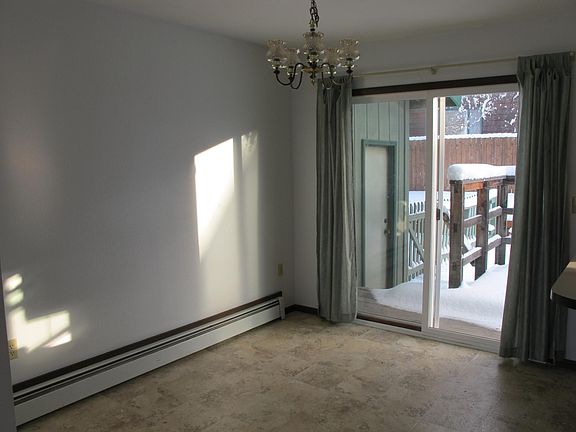 Dining room.