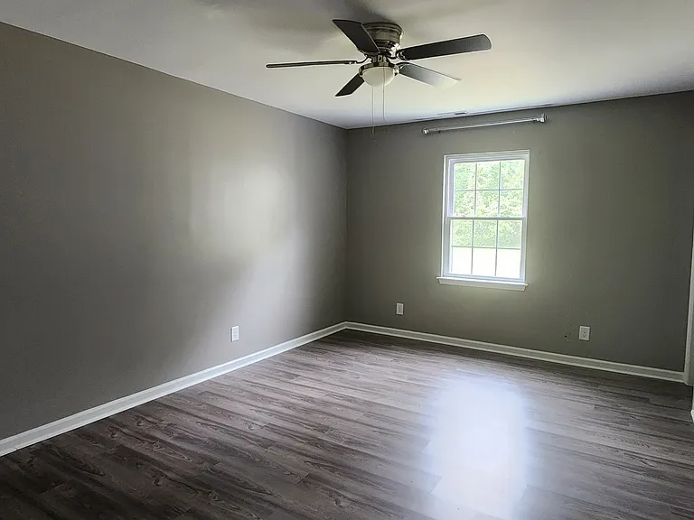 610 Miller Ave — Photo 2