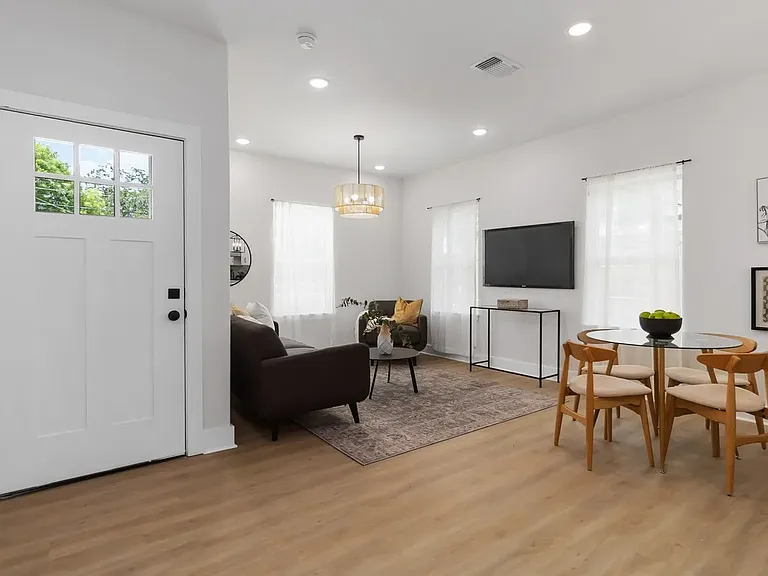 237 Carle Ave — Photo 14