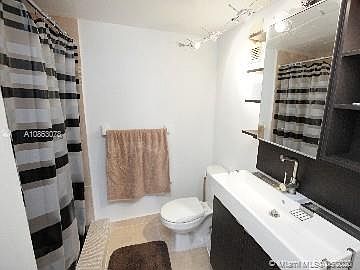 3rd image of 710 Washington Ave APT 320