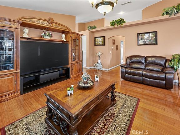 4th image of 25845 Anderson Ln