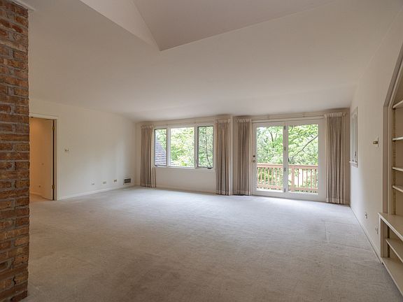 5th image of 2545 Greeley Ave