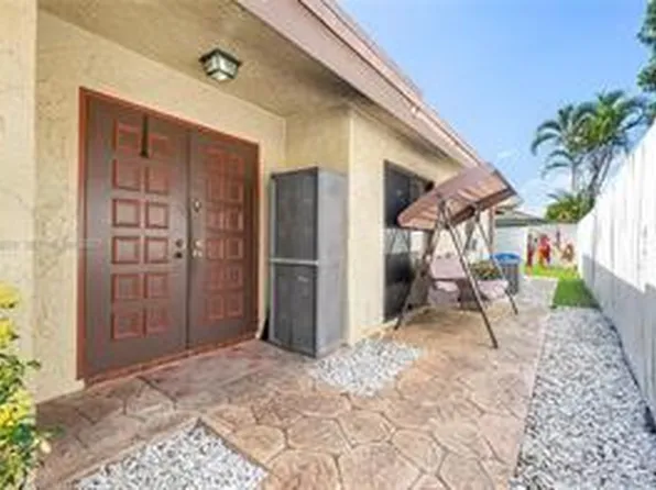 7433 SW 13TH Street SW, North Lauderdale, FL 33068
