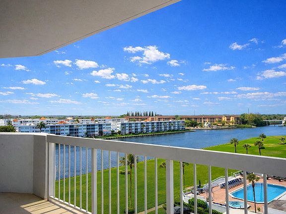 2nd image of 115 Lakeshore Drive #749