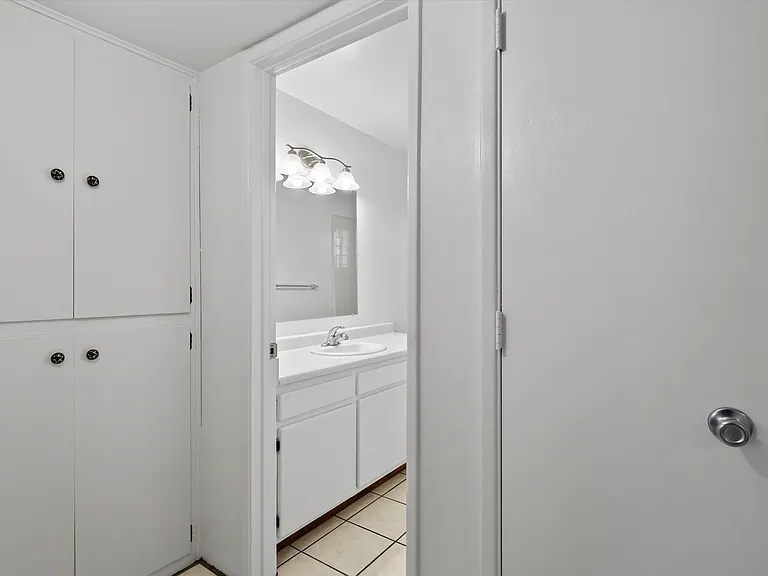 4525 E Bellevue St #A — Photo 6