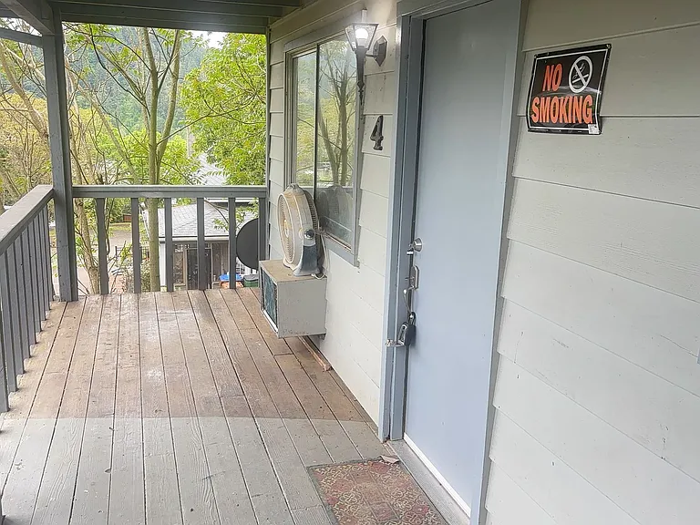 340 NW Heard St — Photo 36