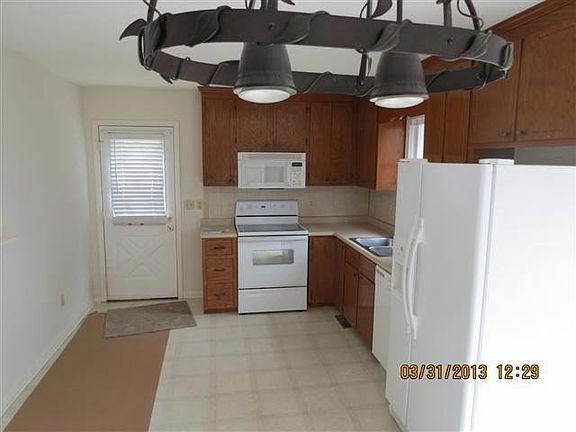 2nd image of 192 Pinedale Dr