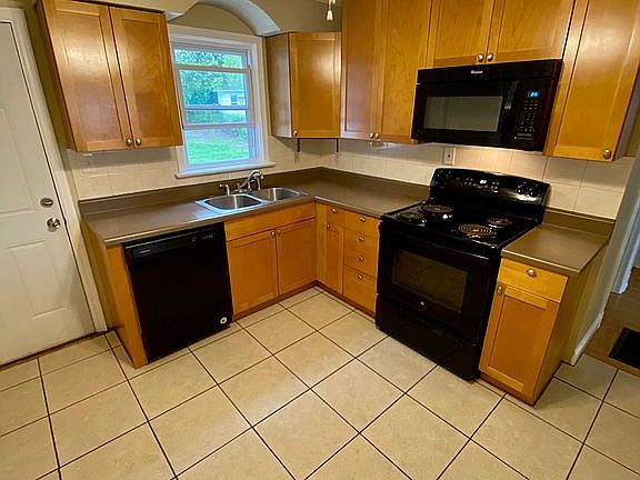 3rd image of 9334 Corregidor Dr