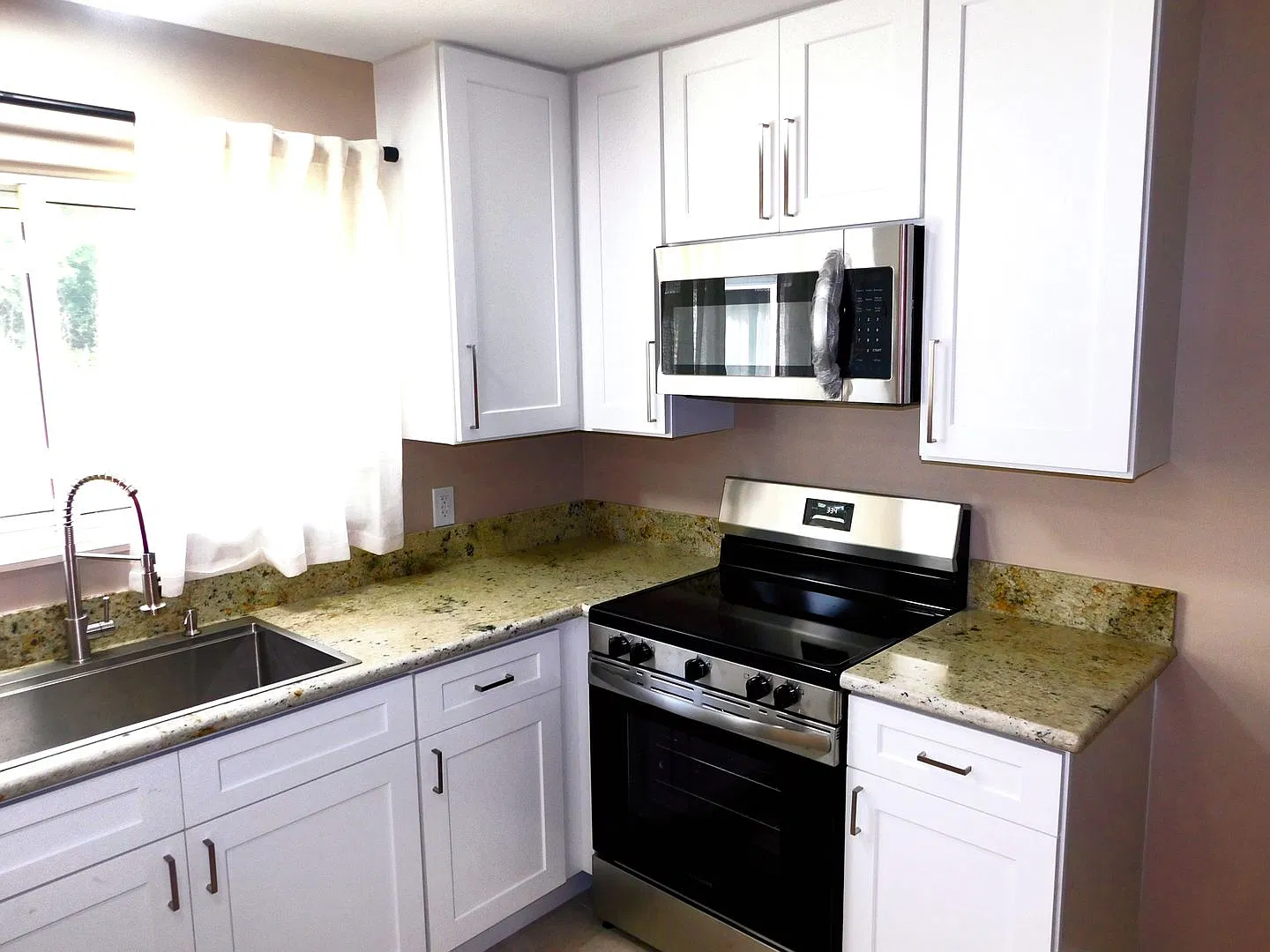 3-Bedroom Ranch, Premium Finishes, Half-Acre Lot — Photo 4