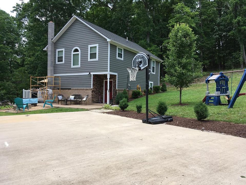 1st image of 50 Lockwood Ln